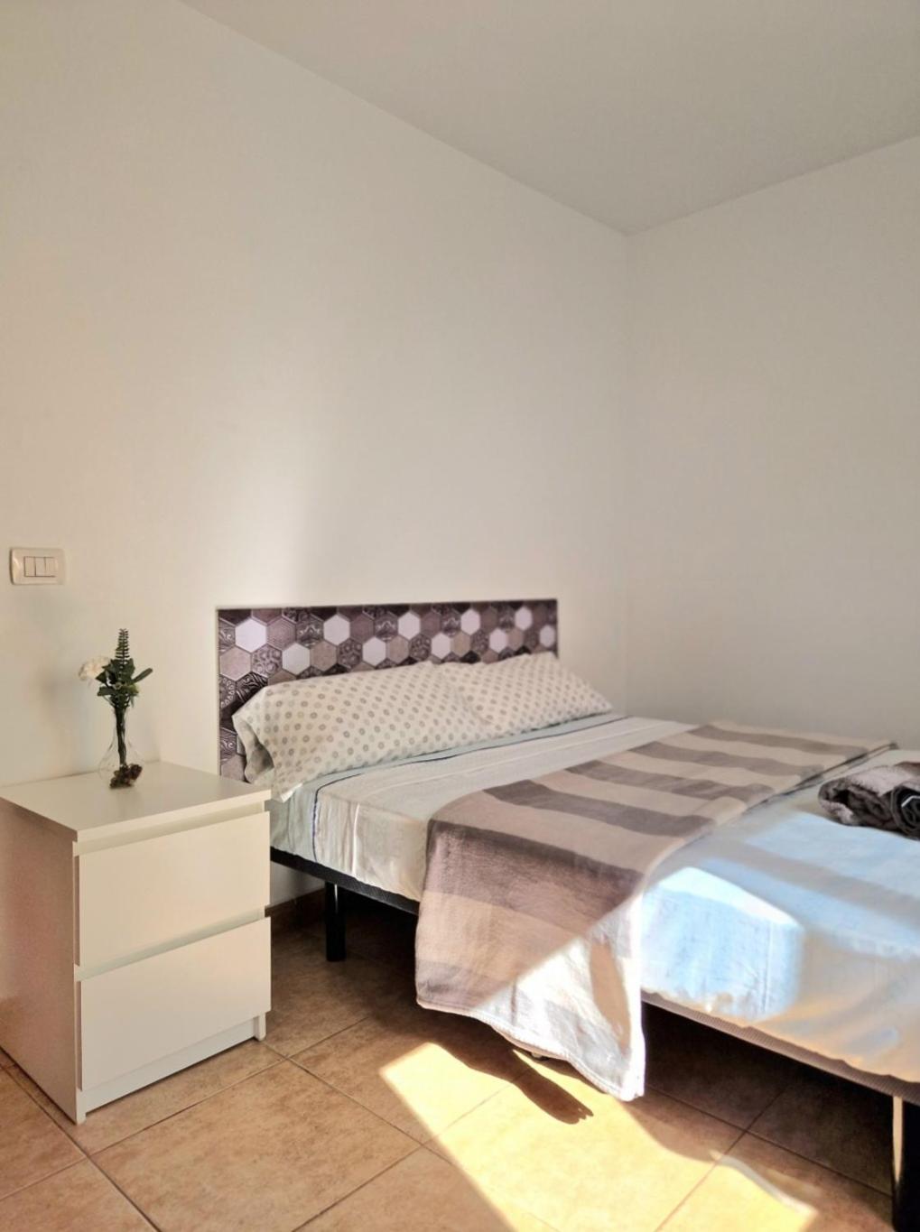 Spacious Independent Chalet Next The Airport - Sea Сан Исидро Екстериор снимка