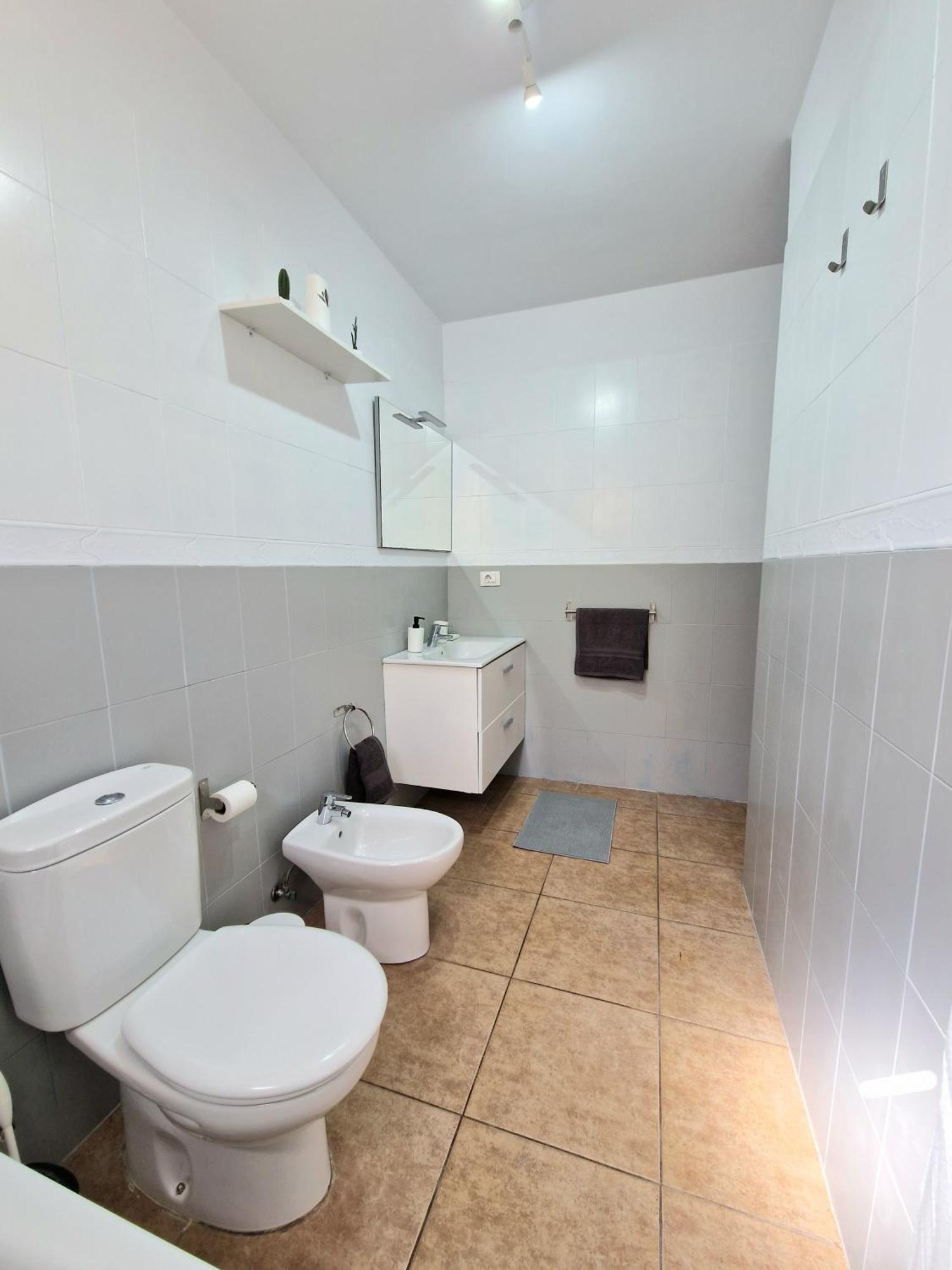 Spacious Independent Chalet Next The Airport - Sea Сан Исидро Екстериор снимка