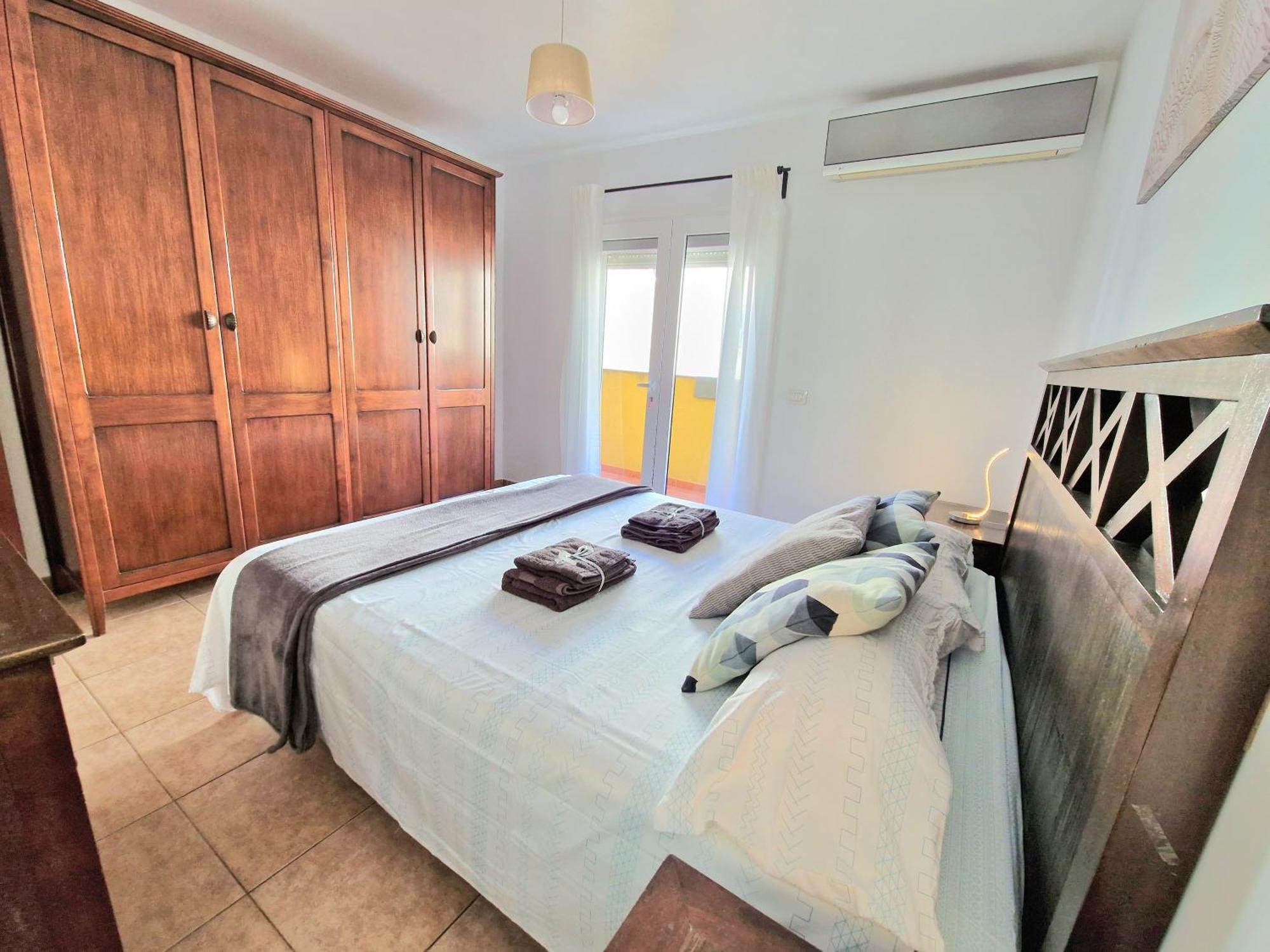 Spacious Independent Chalet Next The Airport - Sea Сан Исидро Екстериор снимка